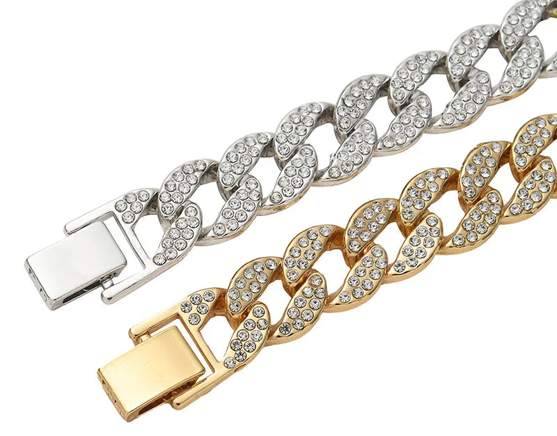 Collar de Lujo para Perros – Cadena Cubana Dorada con Diamantes para Mascotas