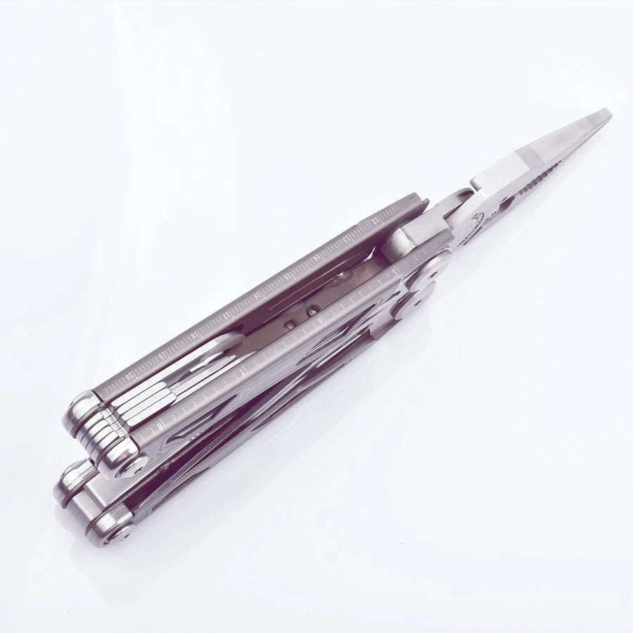 Multiherramienta Daicamping DL30 – Alicates, Cuchillo y Herramientas Multifuncionales Plegables