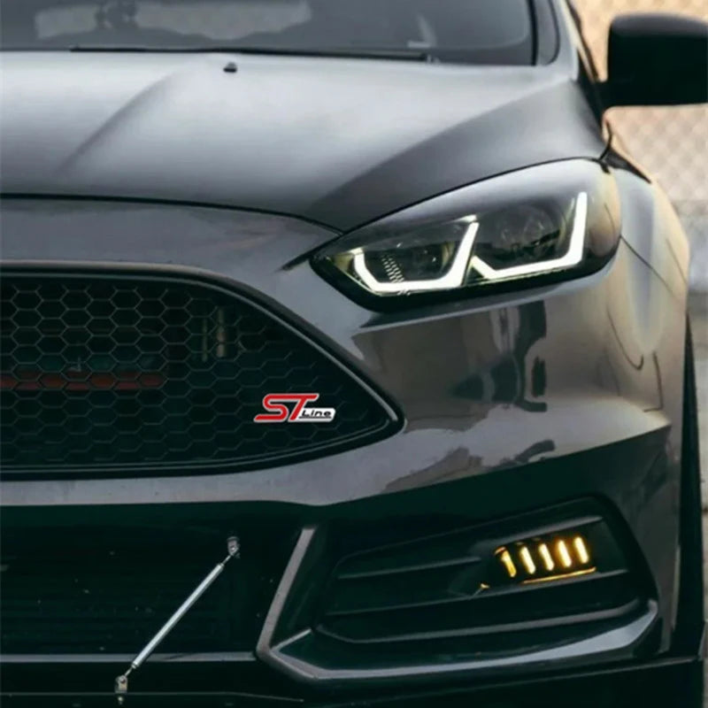 Emblema 3D Metálico ST LINE para Parrilla Frontal – Ford Fiesta, Focus y Mondeo